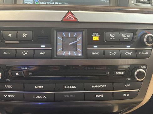 Used 2015 Hyundai Genesis 3.8 AWD/4WD image 18