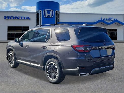 New 2026 Honda Pilot Touring image 2