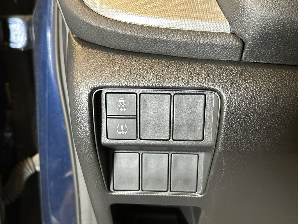Used 2017 Honda CR-V LX image 17
