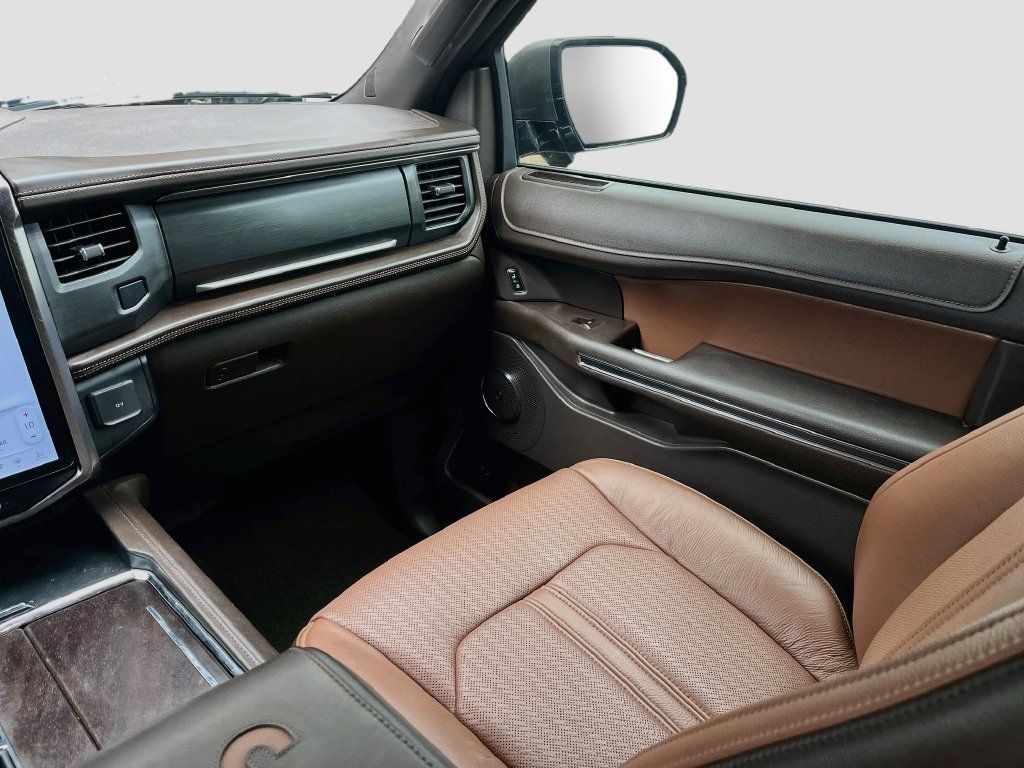 Used 2024 Ford Expedition Max King Ranch RWD image 25