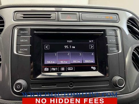 Used 2017 Volkswagen Tiguan Limited w/ Alloy Wheels Package image 22