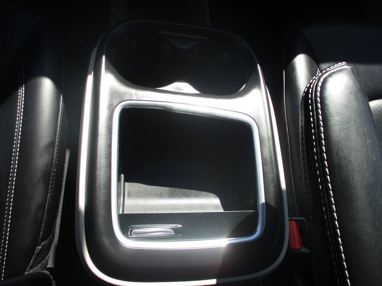 Used 2023 Chrysler Pacifica Touring-L FWD image 22