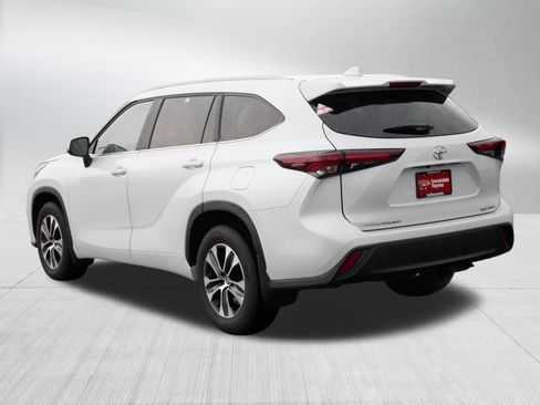 Certified 2026 Toyota Highlander XLE AWD/4WD image 5