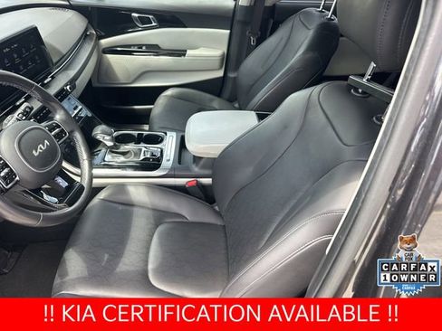 Used 2024 Kia Carnival EX FWD image 17