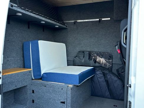 Used 2021 Mercedes-Benz Sprinter 2500 image 11