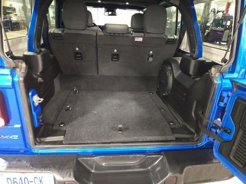 Used 2024 Jeep Wrangler Unlimited w/ Convenience Group image 12