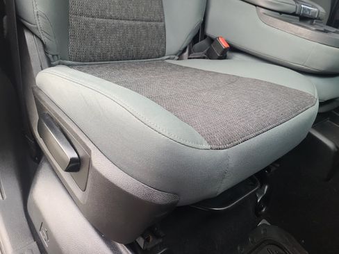 Used 2019 RAM 1500 Big Horn RWD image 30