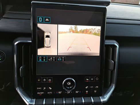 Used 2024 GMC Acadia Elevation w/ Luxury Package image 24