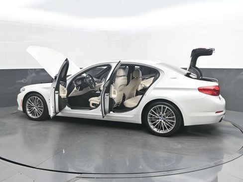 Used 2019 BMW 530e w/ Convenience Package RWD image 51
