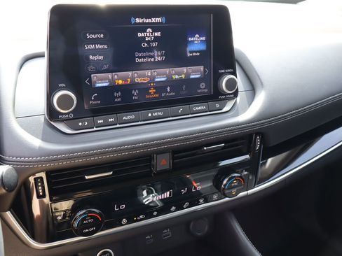 Used 2023 Nissan Rogue SL FWD image 7