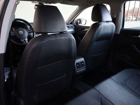 Used 2015 Volkswagen Passat TDI SE FWD image 18