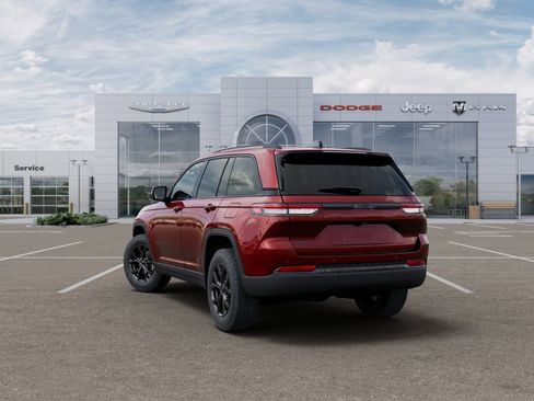 New 2025 Jeep Grand Cherokee Altitude image 4