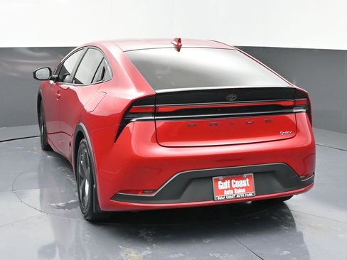 Used 2024 Toyota Prius LE image 4