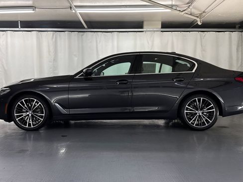 Used 2023 BMW 530i w/ Convenience Package image 2