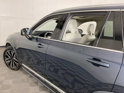 Certified 2025 Volvo XC90 T8 Plus w/ Protection Package Premier AWD/4WD image 36