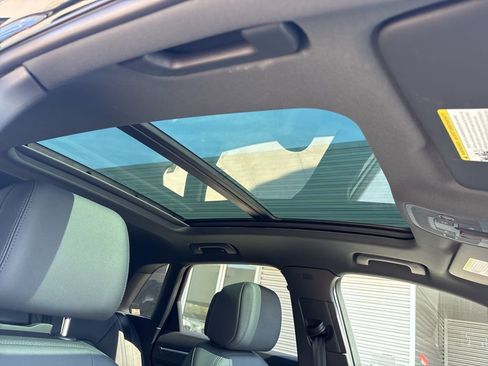 Used 2024 Audi Q3 2.0T Premium Plus image 18