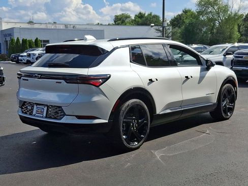 New 2025 Chevrolet Equinox EV RS image 12