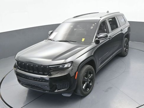 Used 2023 Jeep Grand Cherokee L Laredo RWD image 43