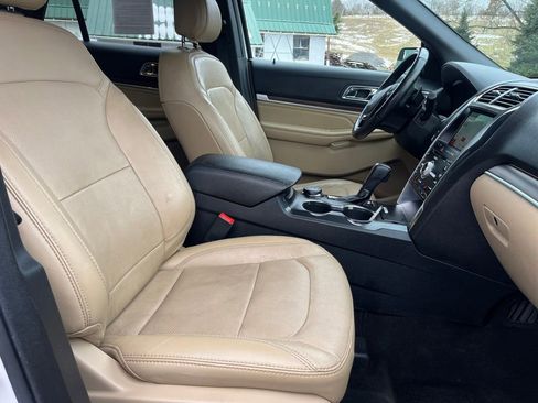 Used 2017 Ford Explorer Limited AWD/4WD image 29