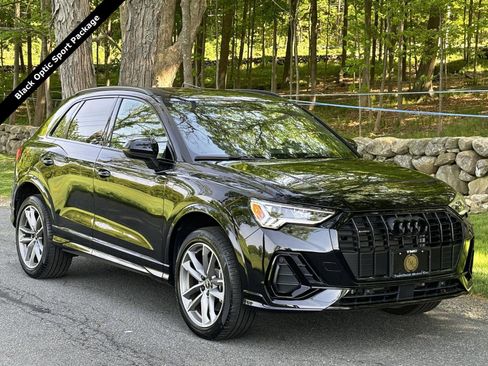 Used 2022 Audi Q3 2.0T Premium Plus w/ Premium Plus Package AWD/4WD image 1