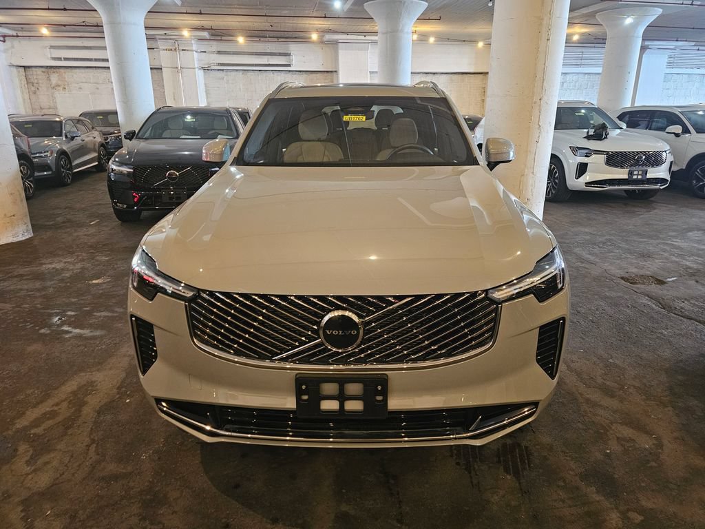 Certified 2025 Volvo XC90 B5 Core AWD/4WD image 7