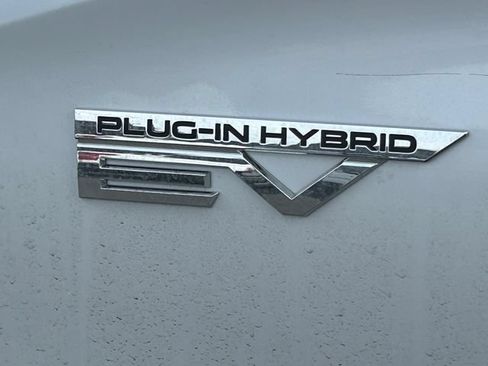 Used 2025 Mitsubishi Outlander 4WD Plug-In Hybrid image 15