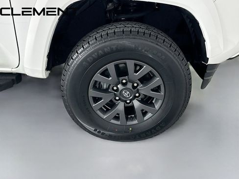 Used 2023 Toyota Tacoma SR5 AWD/4WD image 35