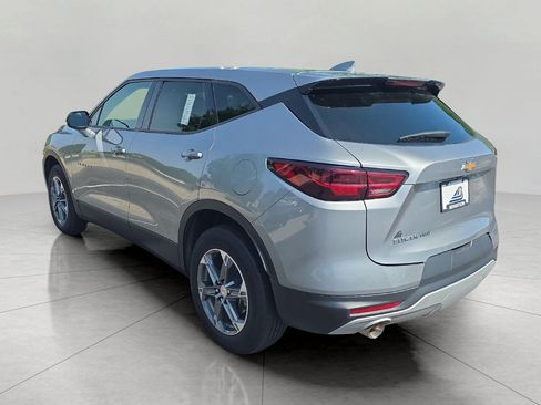Used 2025 Chevrolet Blazer LT AWD/4WD image 8