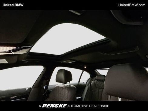 Used 2019 BMW 750i w/ M Sport Package image 12