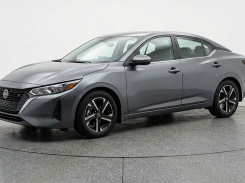 Used 2025 Nissan Sentra SV image 3