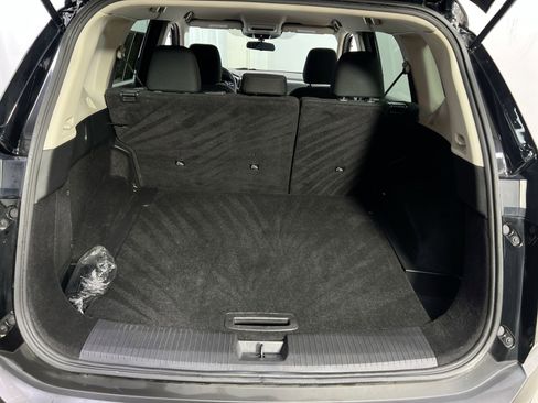 Used 2023 Nissan Rogue S image 29