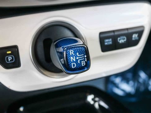 Used 2018 Toyota Prius Prime Plus image 19