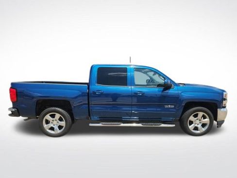 Used 2018 Chevrolet Silverado 1500 LT w/ Texas Edition RWD image 9