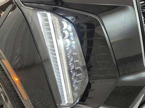 Used 2026 Cadillac Escalade Luxury w/ LPO, Floor Liner Package AWD/4WD image 40