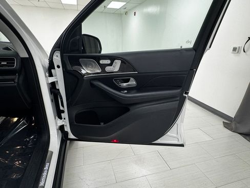 Used 2022 Mercedes-Benz GLS 450 4MATIC image 13