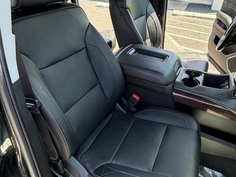 Used 2020 GMC Yukon SLT w/ Premium Edition AWD/4WD image 17