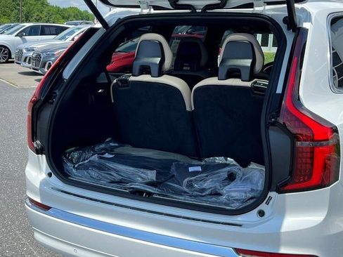 New 2026 Volvo XC90 B5 Ultra w/ Lounge Package AWD/4WD image 14