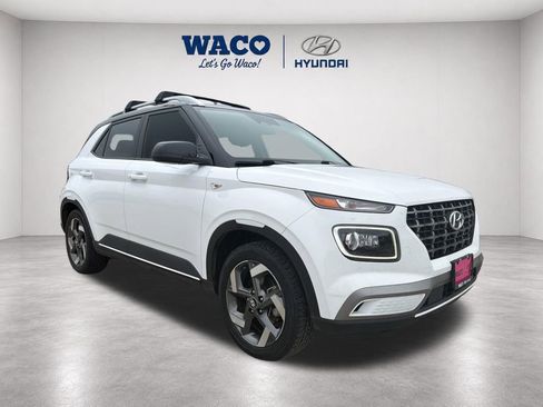 Used 2024 Hyundai Venue Limited FWD image 1