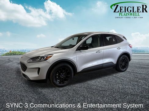 Used 2020 Ford Escape SE Sport image 2