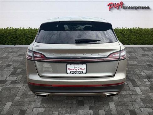 Used 2023 Lincoln Nautilus FWD image 11