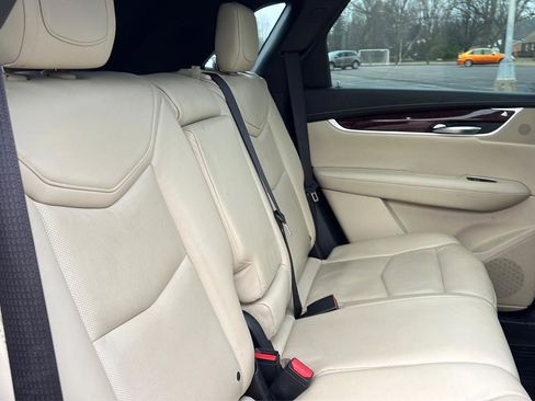 Used 2017 Cadillac XT5 Luxury w/ Driver Awareness Package AWD/4WD image 14