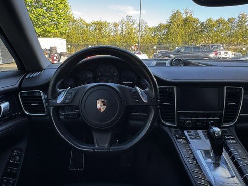Used 2016 Porsche Panamera Edition image 35