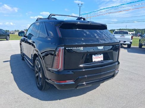 Used 2025 Cadillac Escalade IQ Sport 2 AWD/4WD image 9