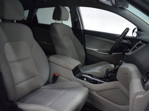 Used 2017 Hyundai Tucson SE image 19