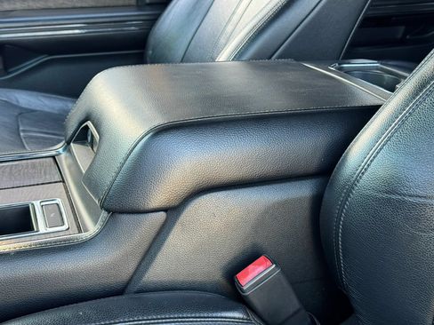 Used 2018 Ford Expedition Limited RWD image 23