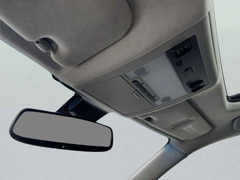 Used 2015 Lexus LS 460 image 32