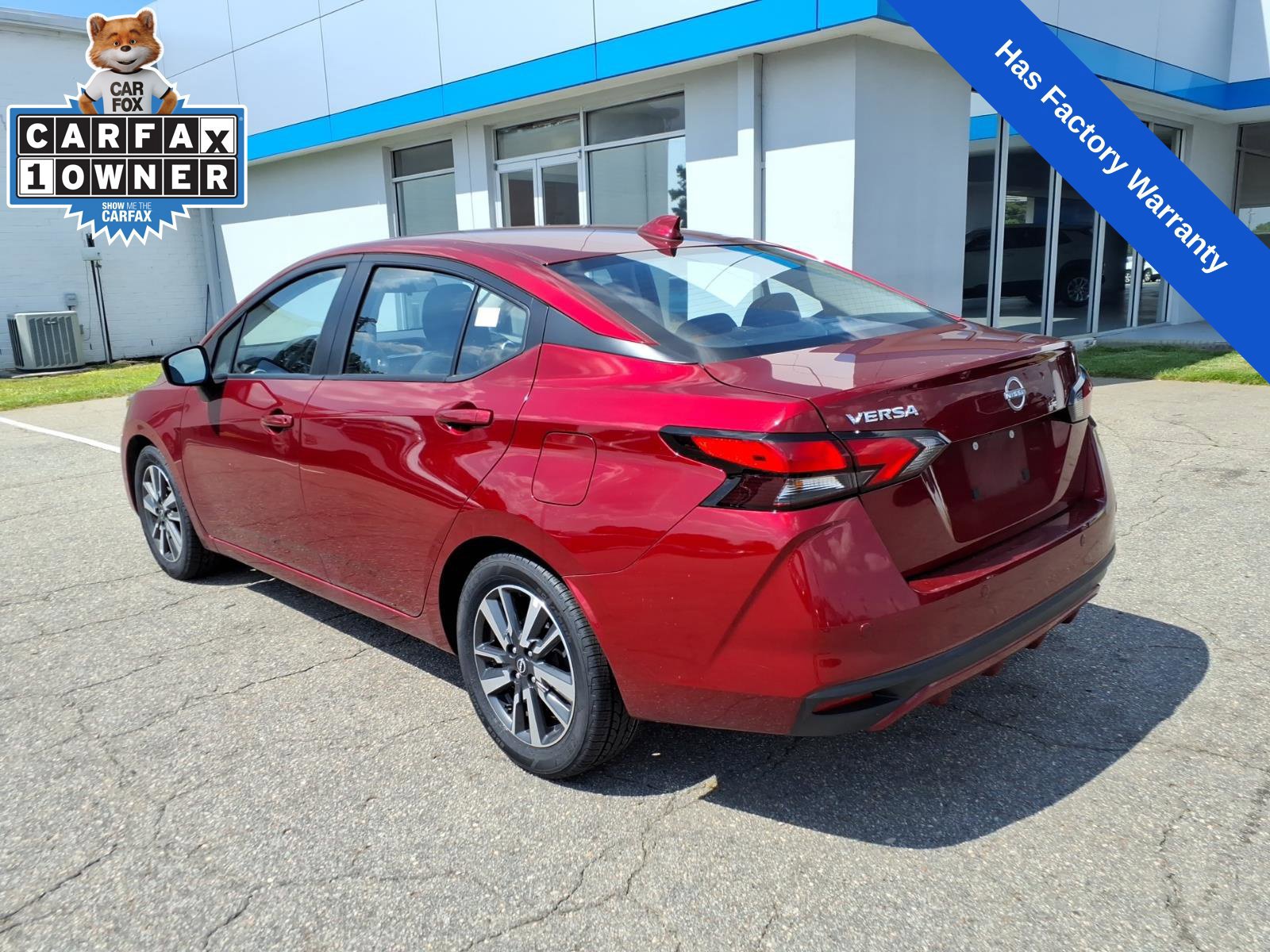 Used 2025 Nissan Versa SV FWD image 3