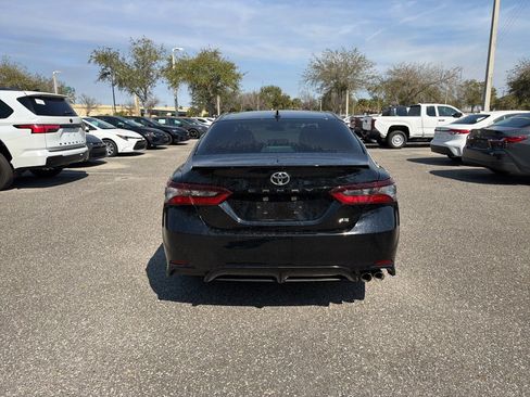 Used 2024 Toyota Camry SE image 4