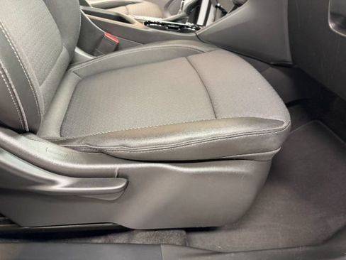 Used 2025 Buick Encore GX Preferred AWD/4WD image 31