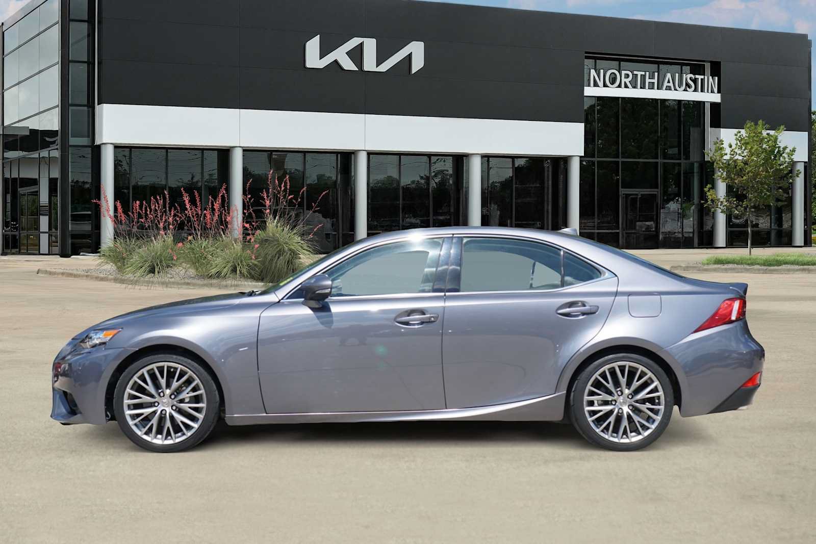 Used 2015 Lexus IS 250 w/ Premium Package RWD image 3